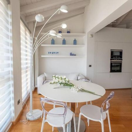 Happy Guest Apartments - Lake & Style Riva di Solto Buitenkant foto